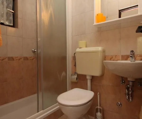 Gostinjska kuća Apartments And Rooms By The Sea Starigrad, Paklenica - 6588