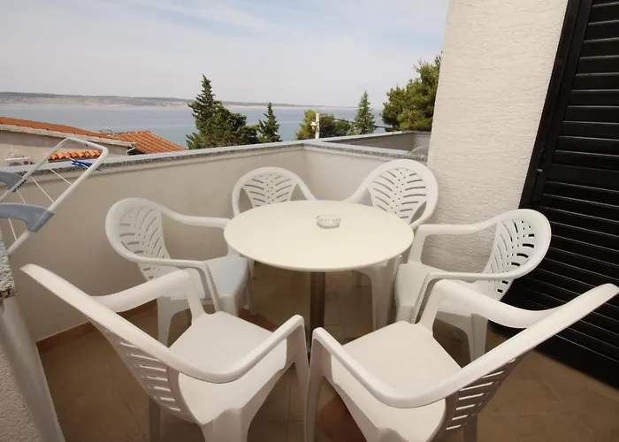 Apartments And Rooms By The Sea Starigrad, Paklenica - 6588 Gostinjska kuća