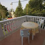 Apartments And Rooms By The Sea Starigrad, Paklenica - 6588 Gostinjska kuća
