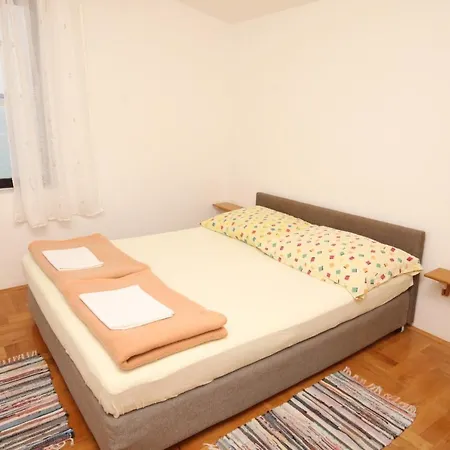 And By The Sea Starigrad, Paklenica - 6588 3*