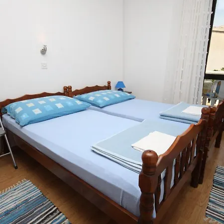 Apartments And Rooms By The Sea Starigrad, Paklenica - 6588 Starigrad Paklenica