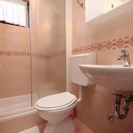 Gasthuis And By The Sea Starigrad, Paklenica - 6588 3*